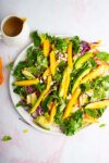 ensalada crujiente con aliño picante de anacardos 23